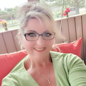 Meet your Posher, Diane